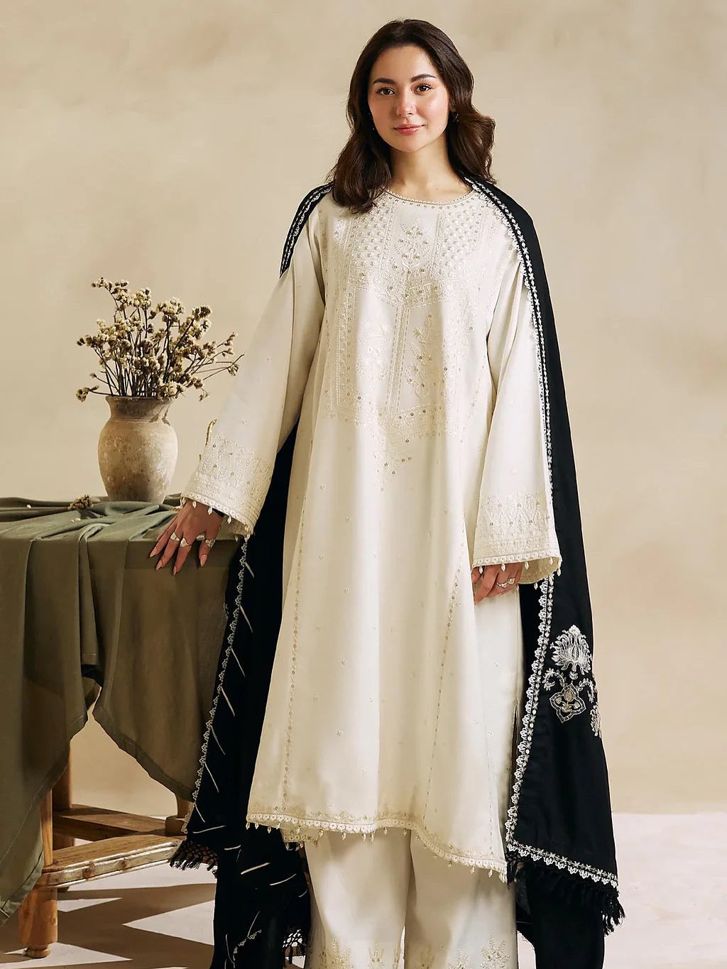 Soft premium lawn fabric of Zara Shah Jahan 3PC Lawn Suit